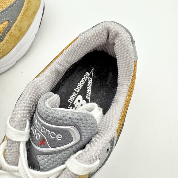 New Balance Mens Made in USA 990v6 Sneakers US 8 EU 41.5 Grey Suede Athletic EUC main image 7